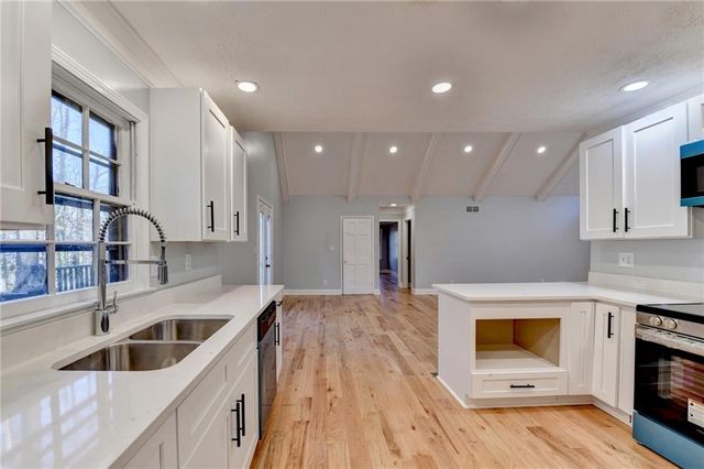 1695 Bull SW Run, Lilburn, GA 30047