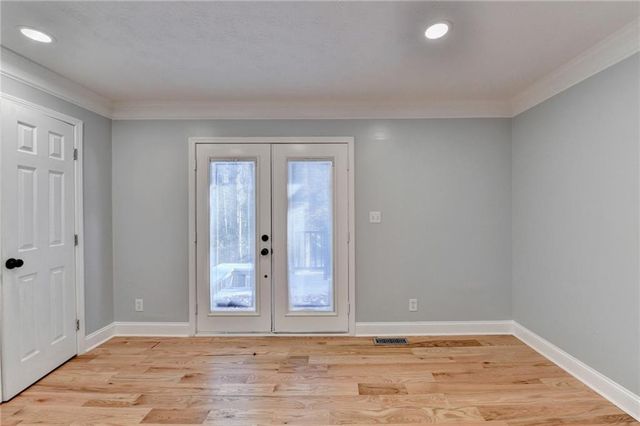 1695 Bull SW Run, Lilburn, GA 30047