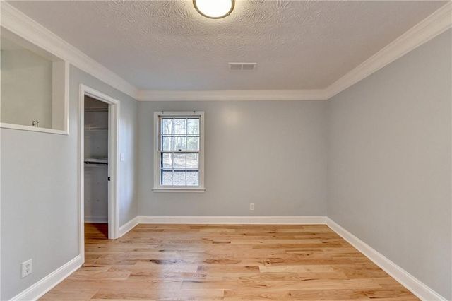 1695 Bull SW Run, Lilburn, GA 30047