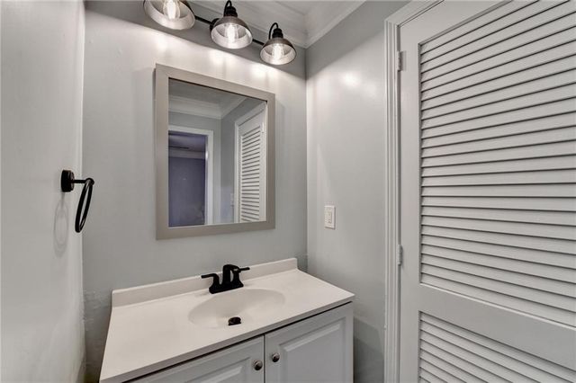 1695 Bull SW Run, Lilburn, GA 30047