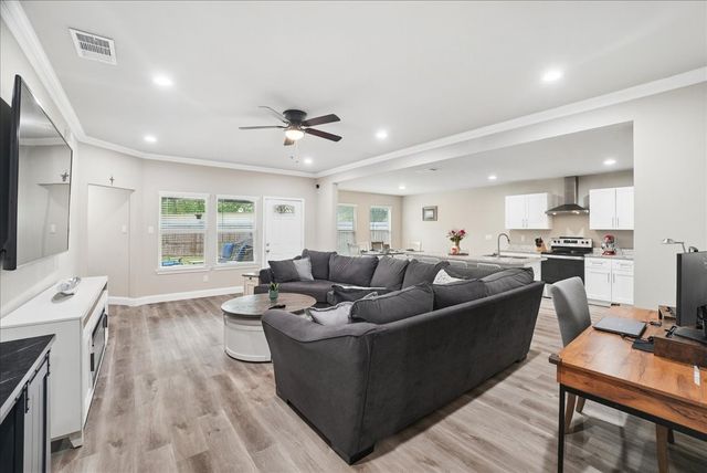 429 Cresthill Drive, Mesquite, TX 75149