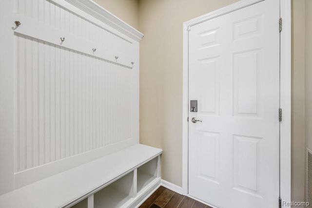 1674 Addison Circle, Commerce Charter Township, MI 48390
