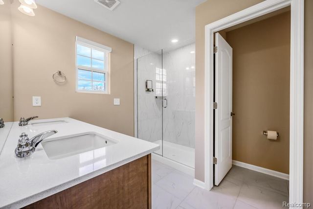 1674 Addison Circle, Commerce Charter Township, MI 48390