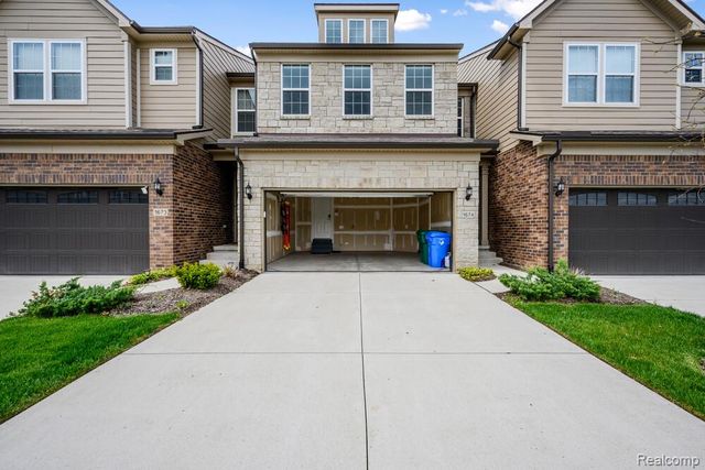 1674 Addison Circle, Commerce Charter Township, MI 48390