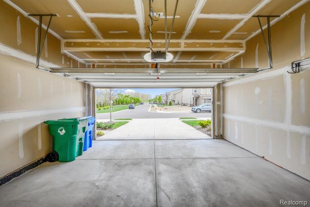 1674 Addison Circle, Commerce Charter Township, MI 48390