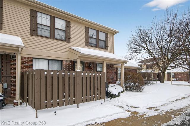 8092 Willow Lane, Warren, MI 48093