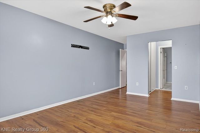 8092 Willow Lane, Warren, MI 48093
