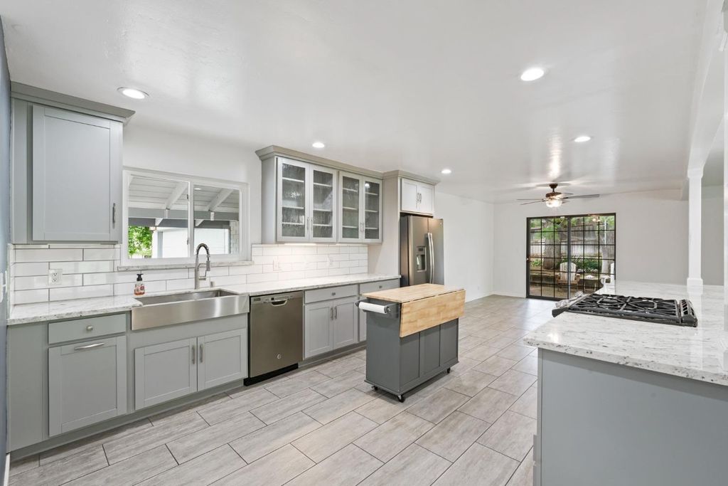 4312 Virgusell Cir, Carmichael, CA 95608