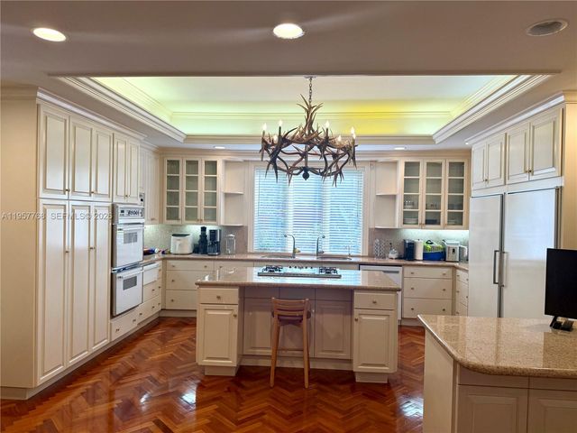 3508 Bayshore Villas Dr, Miami, FL 33133