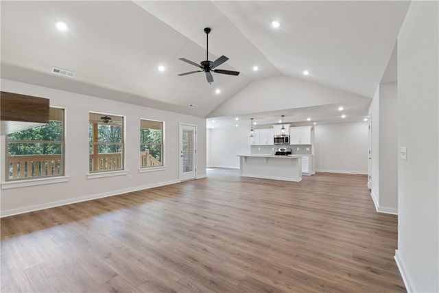 17 Hollow Way, Bella Vista, AR 72715