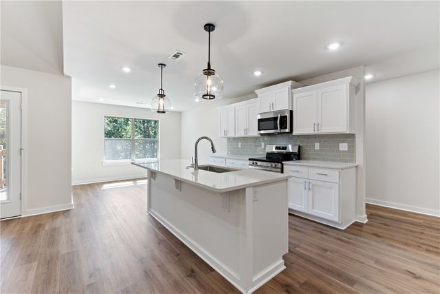 17 Hollow Way, Bella Vista, AR 72715