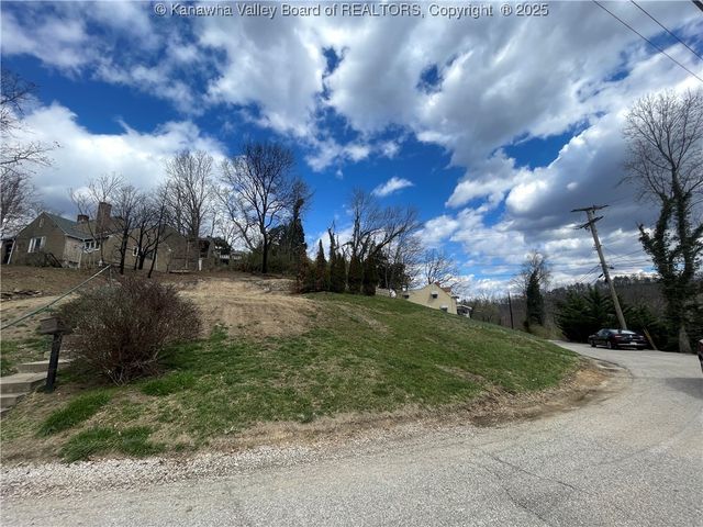 329 Hawthorne Drive, Charleston, WV 25302