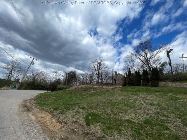 329 Hawthorne Drive, Charleston, WV 25302