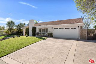10945 Cozycroft Avenue, Chatsworth (los Angeles), CA 91311