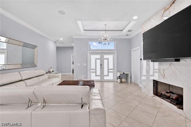 2863 EVERGLADES BLVD N, Naples, FL 34120