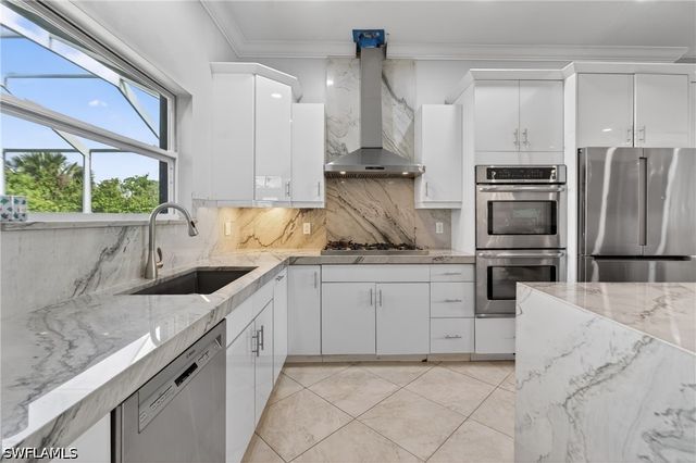 2863 EVERGLADES BLVD N, Naples, FL 34120