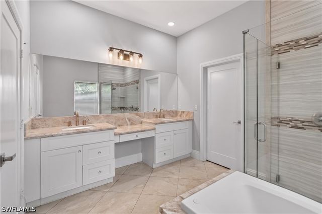 2863 EVERGLADES BLVD N, Naples, FL 34120