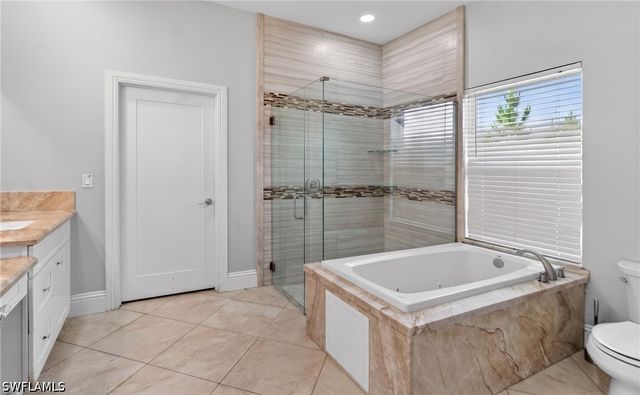 2863 EVERGLADES BLVD N, Naples, FL 34120
