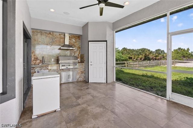 2863 EVERGLADES BLVD N, Naples, FL 34120