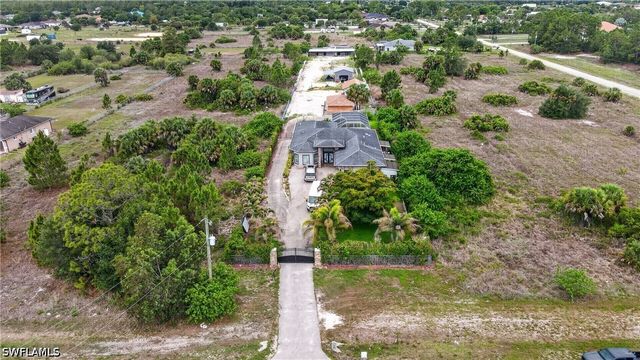 2863 EVERGLADES BLVD N, Naples, FL 34120