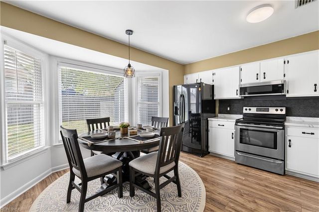 1105 Spindle XING, Virginia Beach, VA 23455