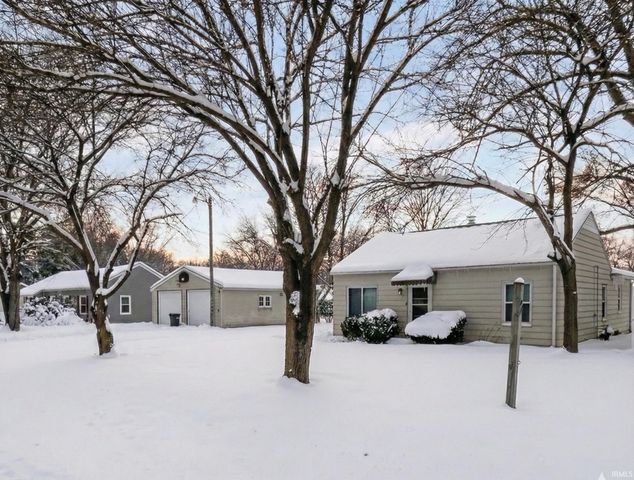 51651 Hollyhock Road, South Bend, IN 46637