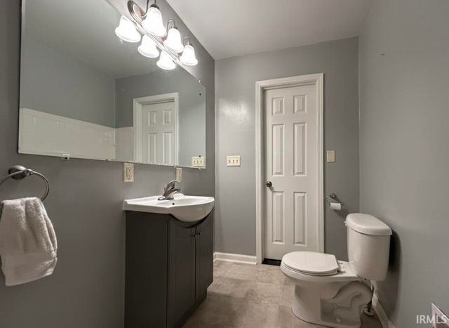 51651 Hollyhock Road, South Bend, IN 46637