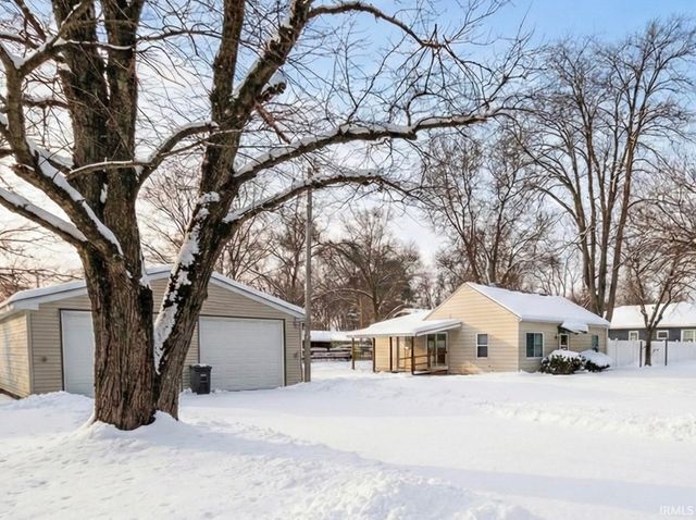 51651 Hollyhock Road, South Bend, IN 46637
