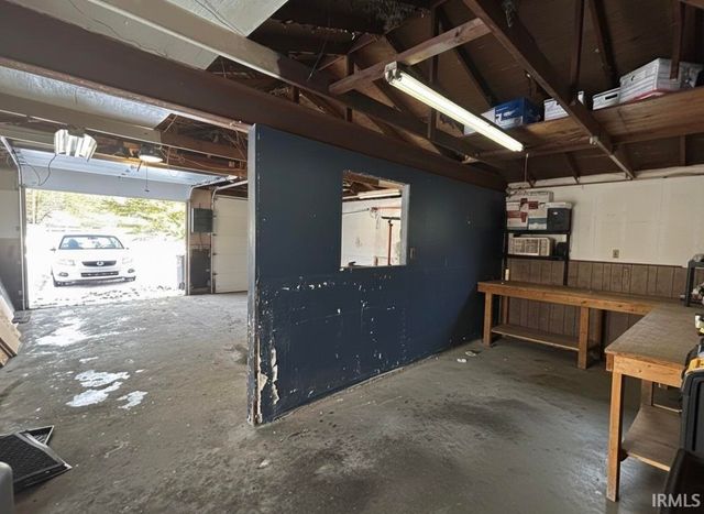 51651 Hollyhock Road, South Bend, IN 46637