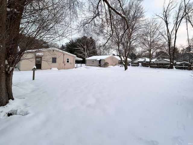 51651 Hollyhock Road, South Bend, IN 46637