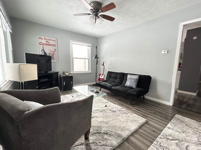 51651 Hollyhock Road, South Bend, IN 46637