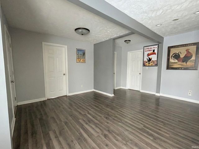 51651 Hollyhock Road, South Bend, IN 46637