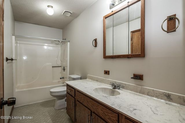 4217 Deckard School Rd, Radcliff, KY 40160