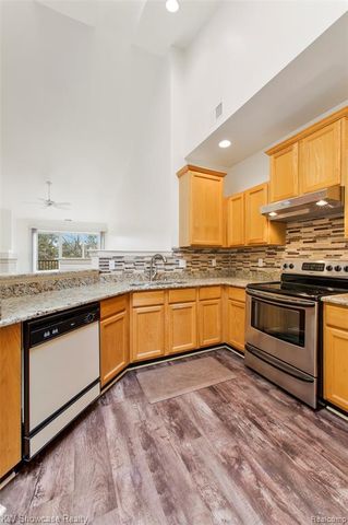 7151 Copper Creek Circle, Canton, MI 48187