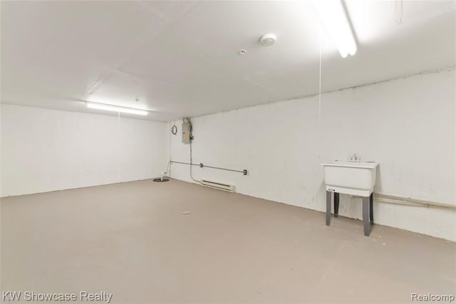 7151 Copper Creek Circle, Canton, MI 48187