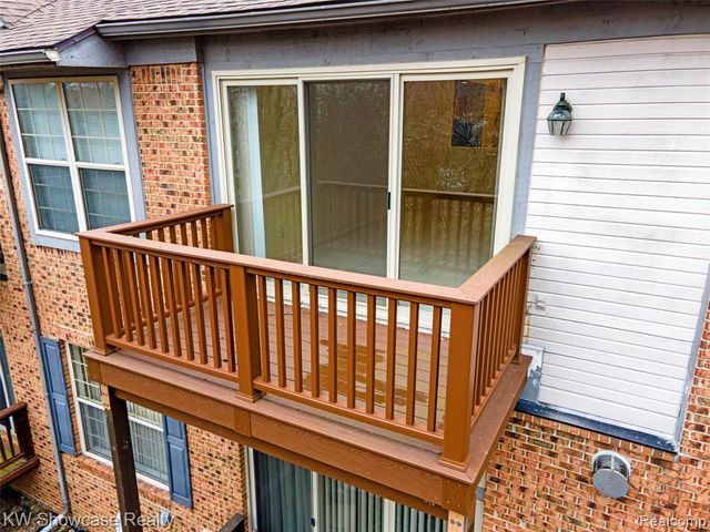 7151 Copper Creek Circle, Canton, MI 48187