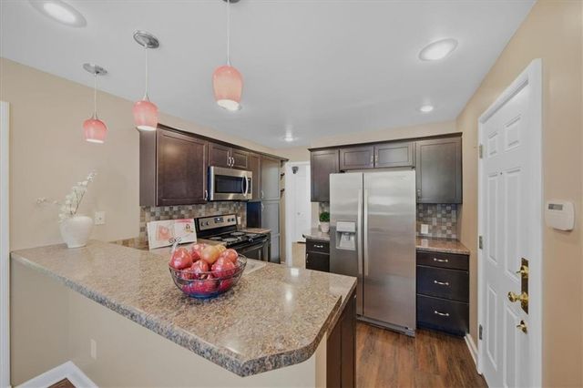 27 E 85th Street, Kansas City, MO 64114