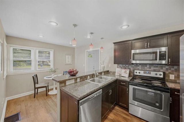 27 E 85th Street, Kansas City, MO 64114