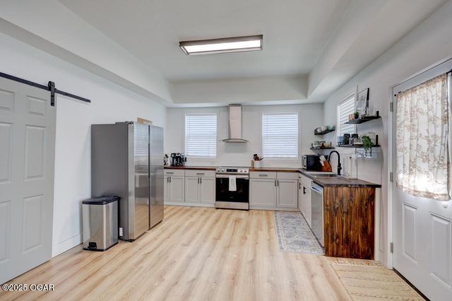 2121 S Pearl Avenue, Joplin, MO 64804