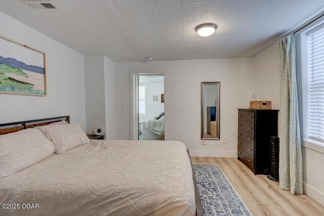 2121 S Pearl Avenue, Joplin, MO 64804