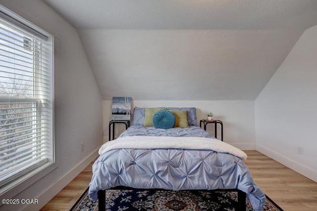 2121 S Pearl Avenue, Joplin, MO 64804