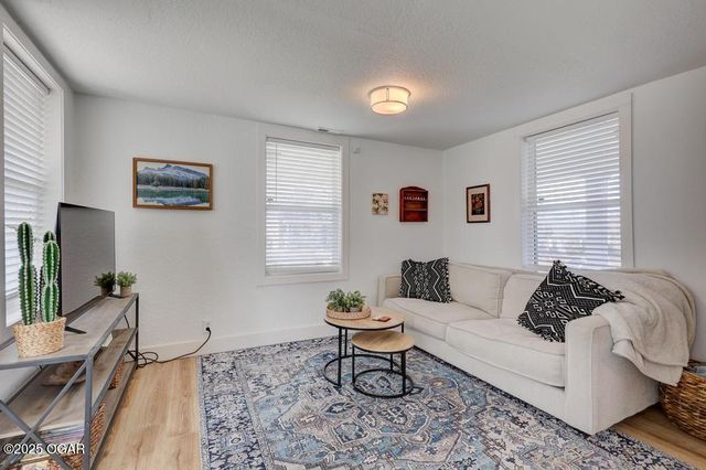 2121 S Pearl Avenue, Joplin, MO 64804