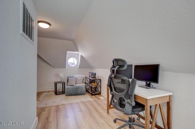 2121 S Pearl Avenue, Joplin, MO 64804