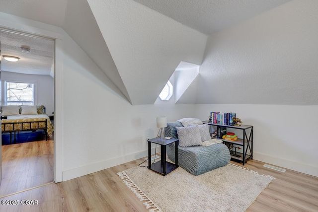 2121 S Pearl Avenue, Joplin, MO 64804