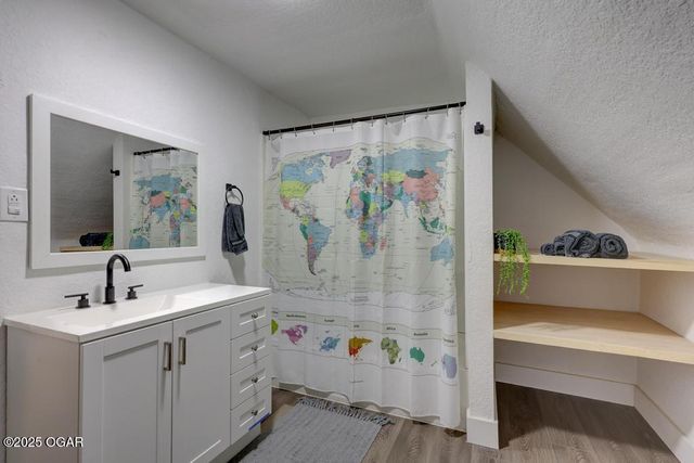 2121 S Pearl Avenue, Joplin, MO 64804