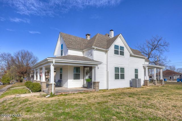 2121 S Pearl Avenue, Joplin, MO 64804