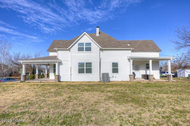 2121 S Pearl Avenue, Joplin, MO 64804