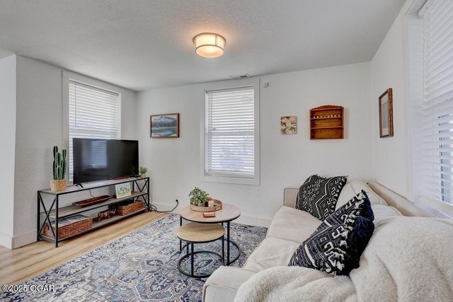 2121 S Pearl Avenue, Joplin, MO 64804