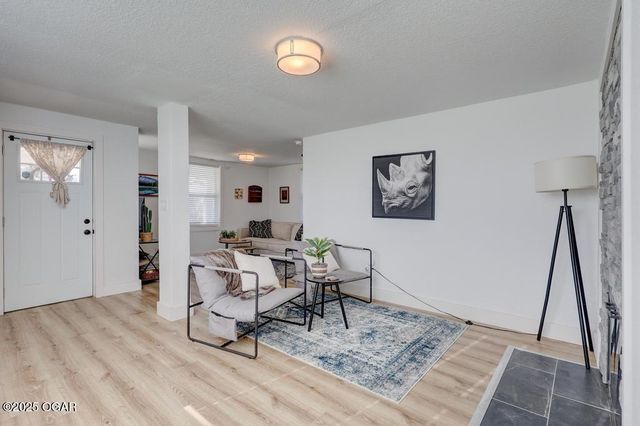 2121 S Pearl Avenue, Joplin, MO 64804