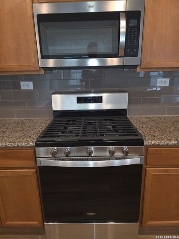 5031 Kayak Cove, Elmendorf, TX 78112